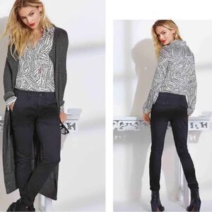 Cabi Osaka Nights black and white abstract print button up top size medium NWOT